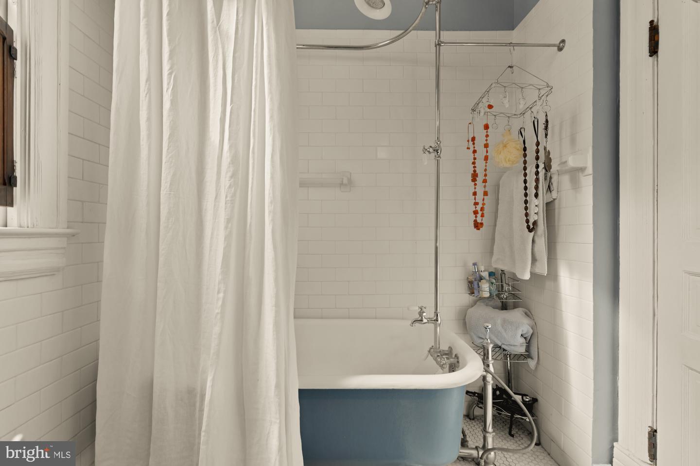 543 11TH ST SE, WASHINGTON, District Of Columbia 20003, 3 Bedrooms Bedrooms, ,2 BathroomsBathrooms,Residential,For sale,543 11TH ST SE,DCDC2230534 MLS # DCDC2230534