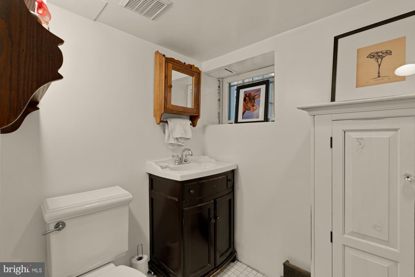 543 11TH ST SE, WASHINGTON, District Of Columbia 20003, 3 Bedrooms Bedrooms, ,2 BathroomsBathrooms,Residential,For sale,543 11TH ST SE,DCDC2230534 MLS # DCDC2230534