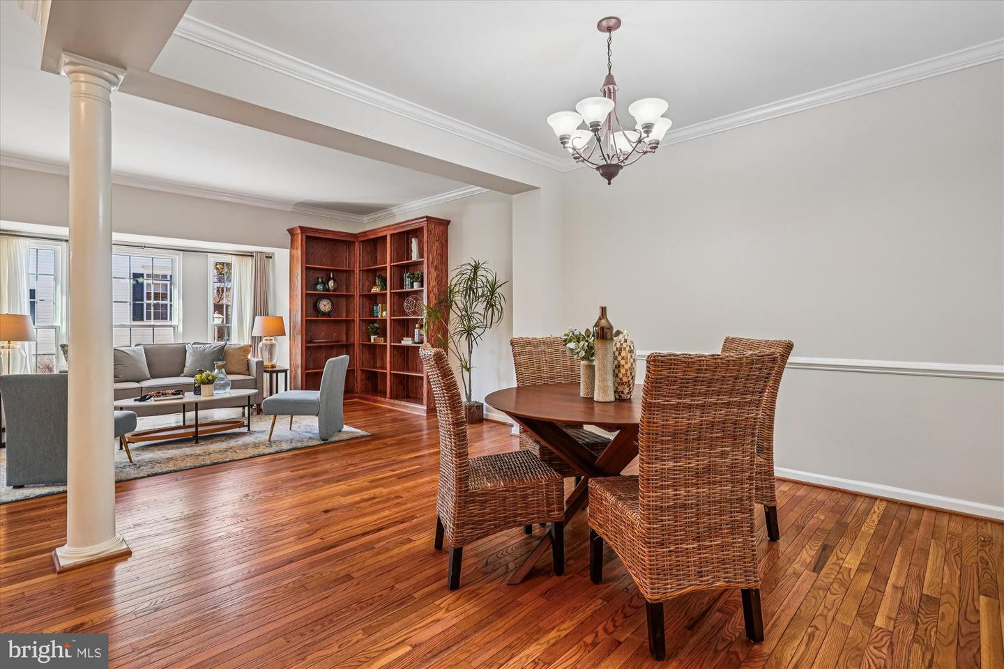 2711 MANHATTAN PL, VIENNA, Virginia 22180, 3 Bedrooms Bedrooms, 12 Rooms Rooms,3 BathroomsBathrooms,Residential,For sale,2711 MANHATTAN PL,VAFX2278002 MLS # VAFX2278002