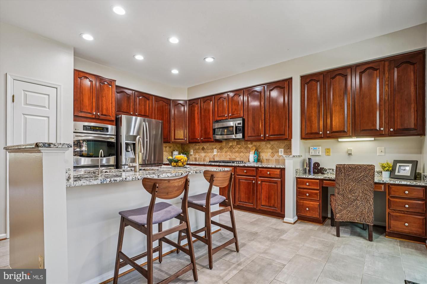 2711 MANHATTAN PL, VIENNA, Virginia 22180, 3 Bedrooms Bedrooms, 12 Rooms Rooms,3 BathroomsBathrooms,Residential,For sale,2711 MANHATTAN PL,VAFX2278002 MLS # VAFX2278002