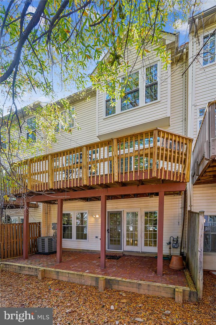 2711 MANHATTAN PL, VIENNA, Virginia 22180, 3 Bedrooms Bedrooms, 12 Rooms Rooms,3 BathroomsBathrooms,Residential,For sale,2711 MANHATTAN PL,VAFX2278002 MLS # VAFX2278002