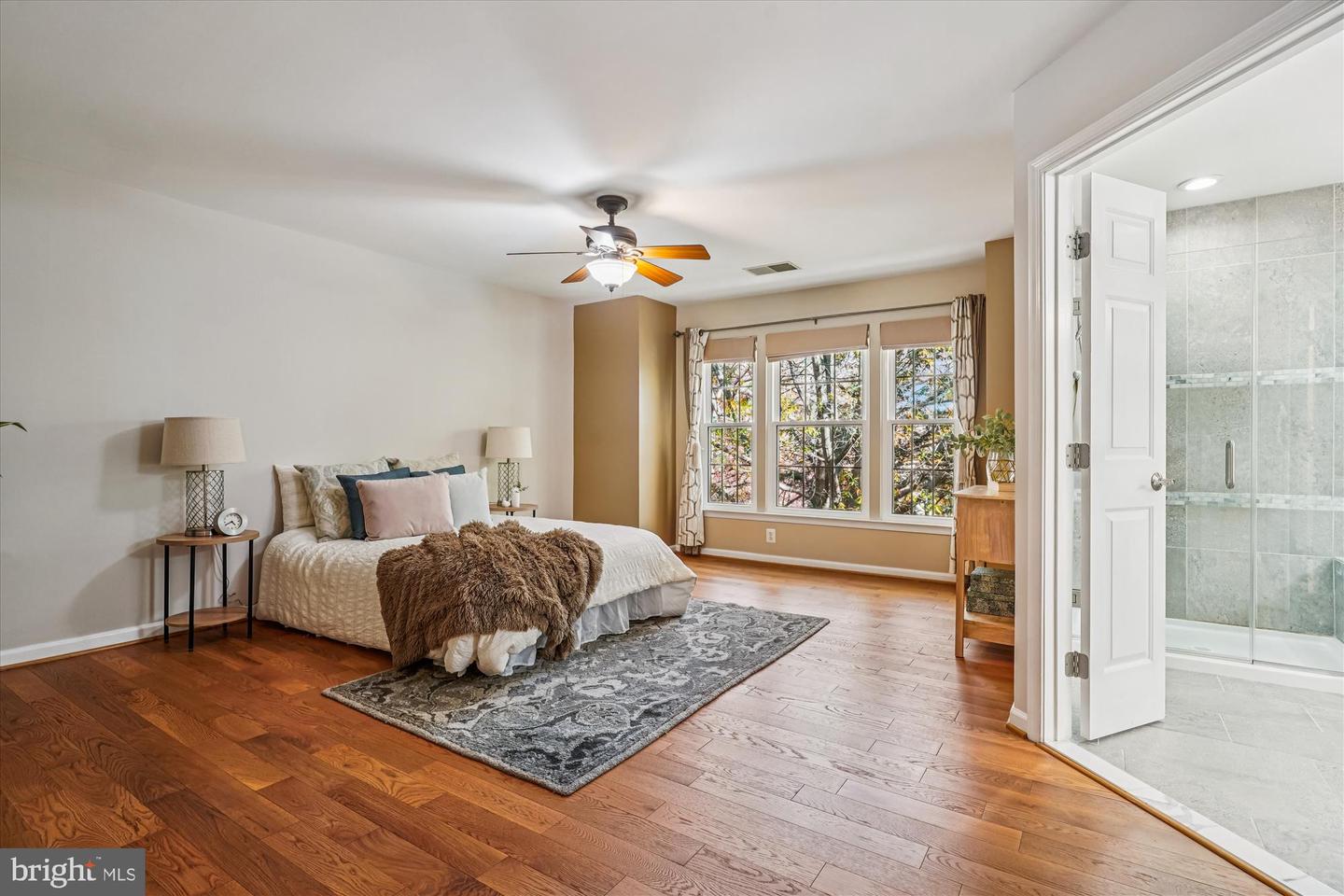 2711 MANHATTAN PL, VIENNA, Virginia 22180, 3 Bedrooms Bedrooms, 12 Rooms Rooms,3 BathroomsBathrooms,Residential,For sale,2711 MANHATTAN PL,VAFX2278002 MLS # VAFX2278002