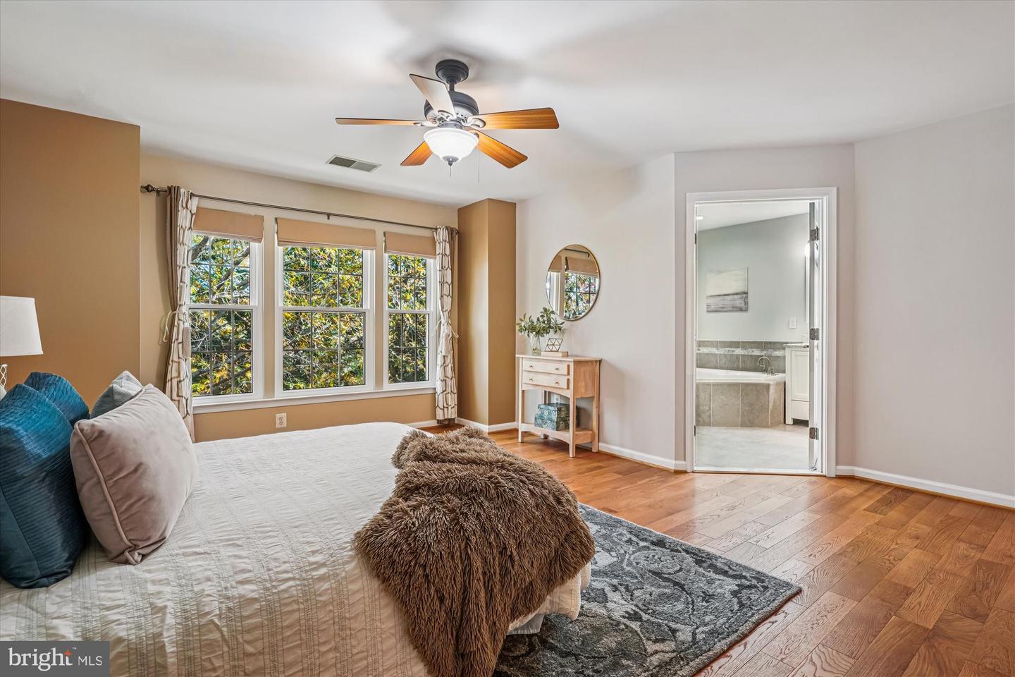 2711 MANHATTAN PL, VIENNA, Virginia 22180, 3 Bedrooms Bedrooms, 12 Rooms Rooms,3 BathroomsBathrooms,Residential,For sale,2711 MANHATTAN PL,VAFX2278002 MLS # VAFX2278002