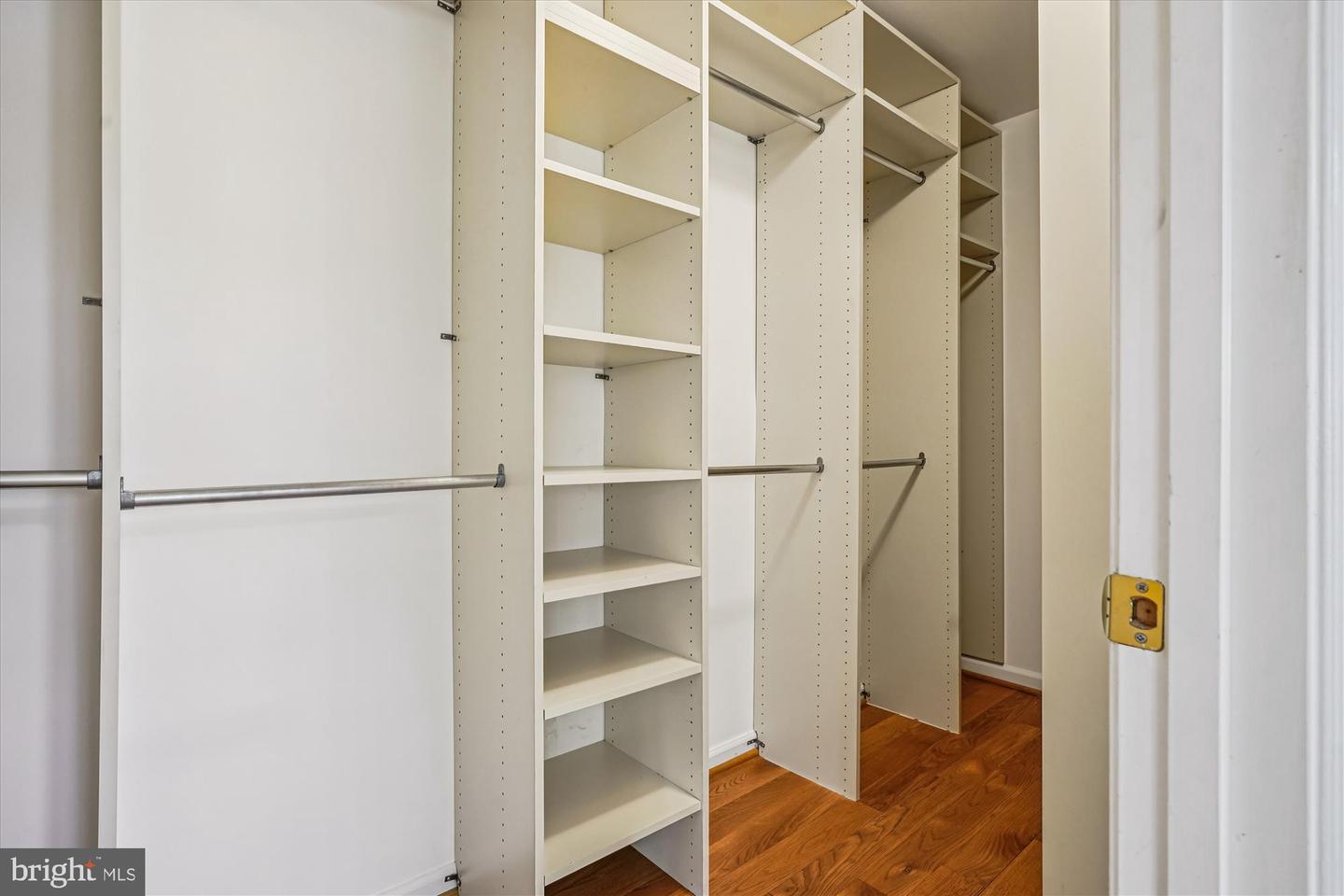 2711 MANHATTAN PL, VIENNA, Virginia 22180, 3 Bedrooms Bedrooms, 12 Rooms Rooms,3 BathroomsBathrooms,Residential,For sale,2711 MANHATTAN PL,VAFX2278002 MLS # VAFX2278002