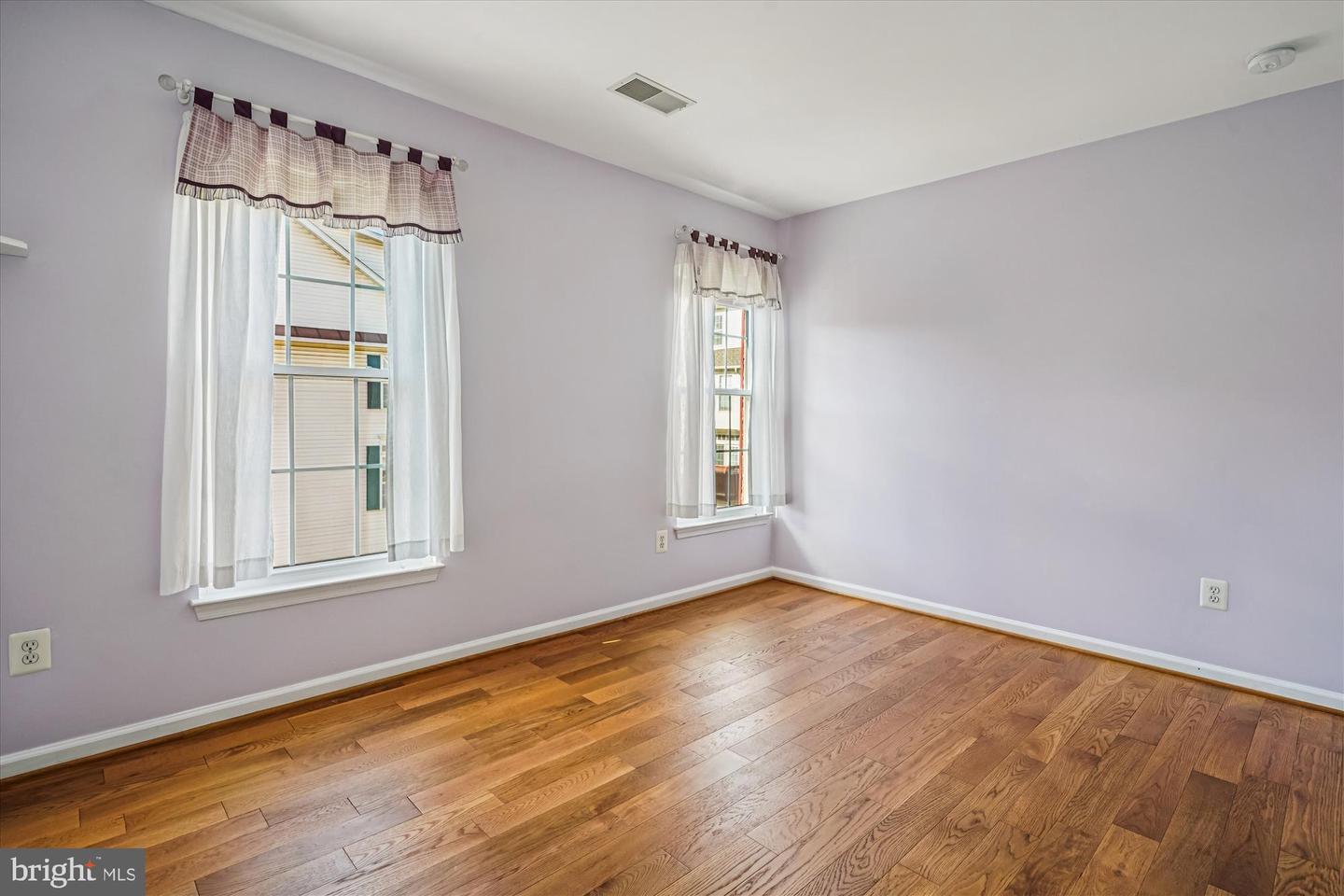 2711 MANHATTAN PL, VIENNA, Virginia 22180, 3 Bedrooms Bedrooms, 12 Rooms Rooms,3 BathroomsBathrooms,Residential,For sale,2711 MANHATTAN PL,VAFX2278002 MLS # VAFX2278002