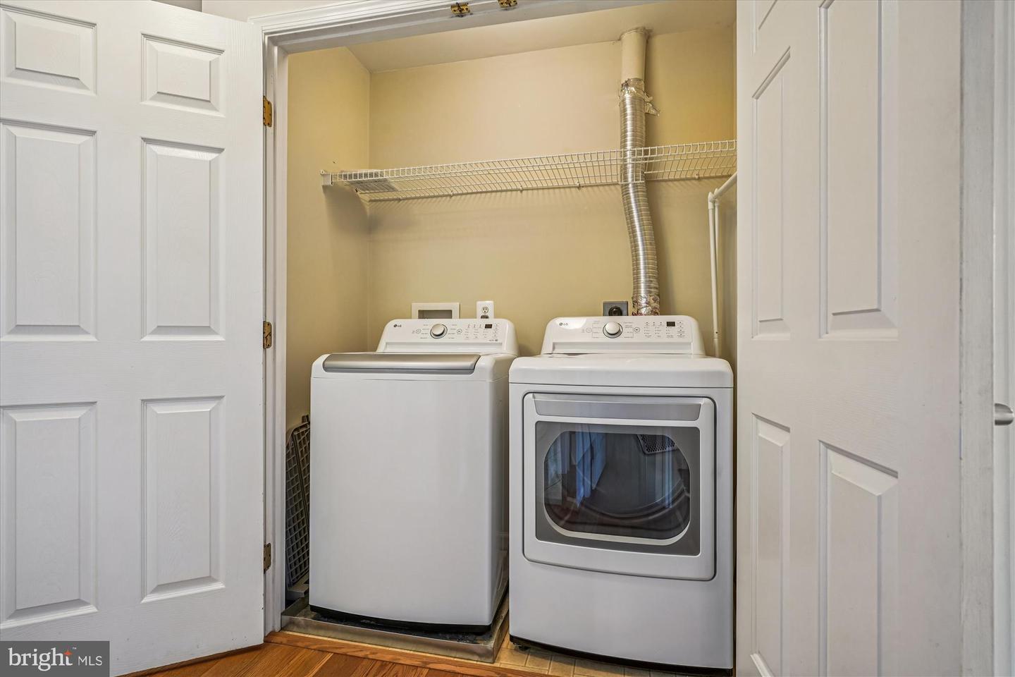 2711 MANHATTAN PL, VIENNA, Virginia 22180, 3 Bedrooms Bedrooms, 12 Rooms Rooms,3 BathroomsBathrooms,Residential,For sale,2711 MANHATTAN PL,VAFX2278002 MLS # VAFX2278002