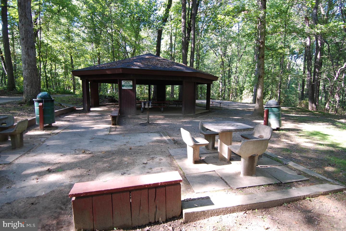 2711 MANHATTAN PL, VIENNA, Virginia 22180, 3 Bedrooms Bedrooms, 12 Rooms Rooms,3 BathroomsBathrooms,Residential,For sale,2711 MANHATTAN PL,VAFX2278002 MLS # VAFX2278002