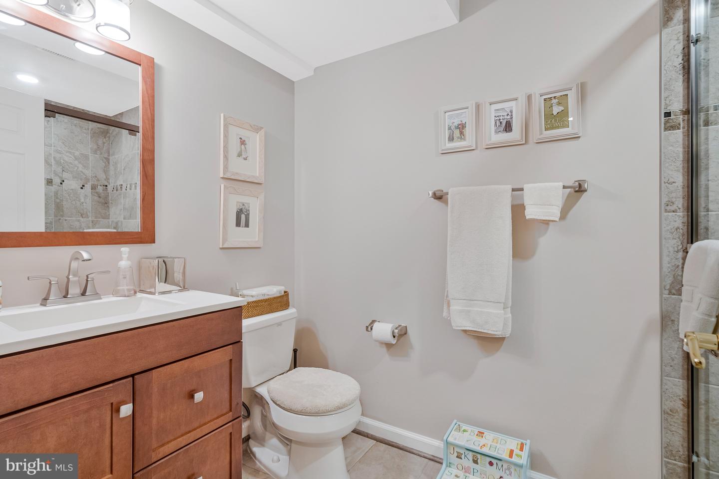 7724 DESDEMONA CT, MCLEAN, Virginia 22102, 5 Bedrooms Bedrooms, ,4 BathroomsBathrooms,Residential,For sale,7724 DESDEMONA CT,VAFX2278022 MLS # VAFX2278022 7724 DESDEMONA CT, MCLEAN, Virginia 22102, 5 Bedrooms Bedrooms, ,4 BathroomsBathrooms,Residential,For sale,7724 DESDEMONA CT,VAFX2278022 MLS # VAFX2278022