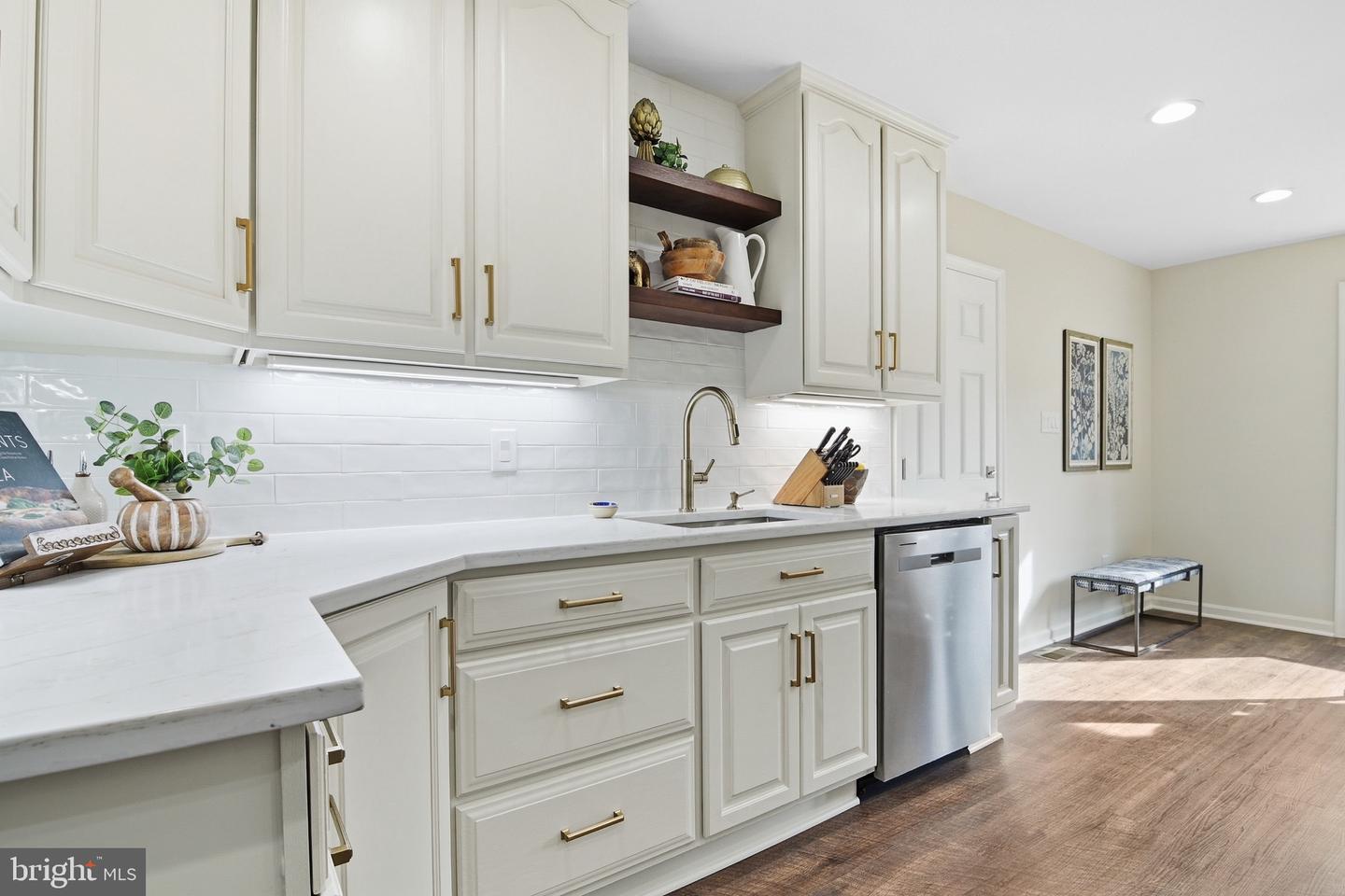 11302 ALMS HOUSE CT, FAIRFAX STATION, Virginia 22039, 5 Bedrooms Bedrooms, ,3 BathroomsBathrooms,Residential,For sale,11302 ALMS HOUSE CT,VAFX2278032 MLS # VAFX2278032