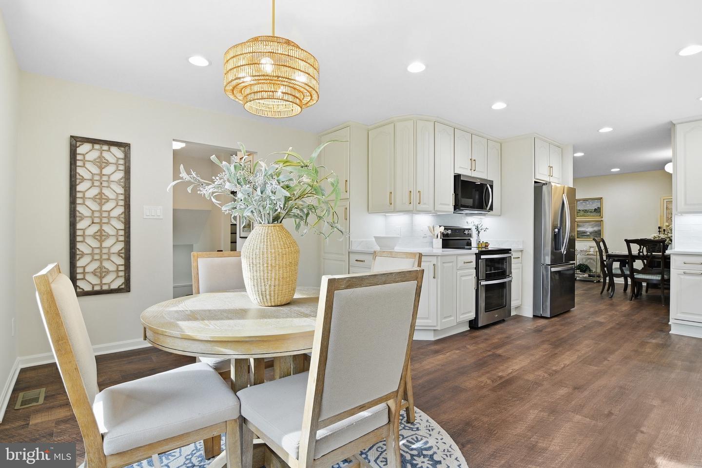 11302 ALMS HOUSE CT, FAIRFAX STATION, Virginia 22039, 5 Bedrooms Bedrooms, ,3 BathroomsBathrooms,Residential,For sale,11302 ALMS HOUSE CT,VAFX2278032 MLS # VAFX2278032