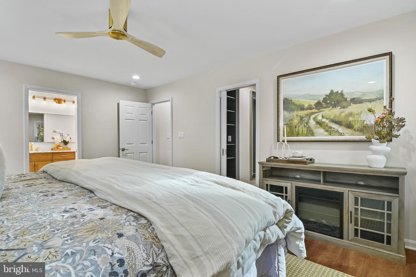 11302 ALMS HOUSE CT, FAIRFAX STATION, Virginia 22039, 5 Bedrooms Bedrooms, ,3 BathroomsBathrooms,Residential,For sale,11302 ALMS HOUSE CT,VAFX2278032 MLS # VAFX2278032