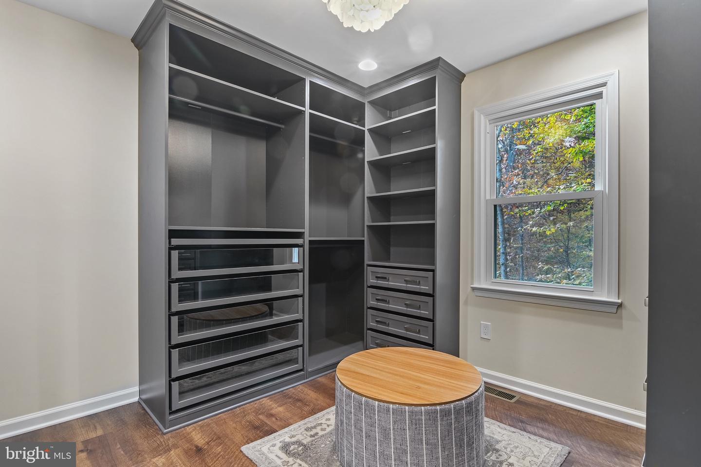 11302 ALMS HOUSE CT, FAIRFAX STATION, Virginia 22039, 5 Bedrooms Bedrooms, ,3 BathroomsBathrooms,Residential,For sale,11302 ALMS HOUSE CT,VAFX2278032 MLS # VAFX2278032