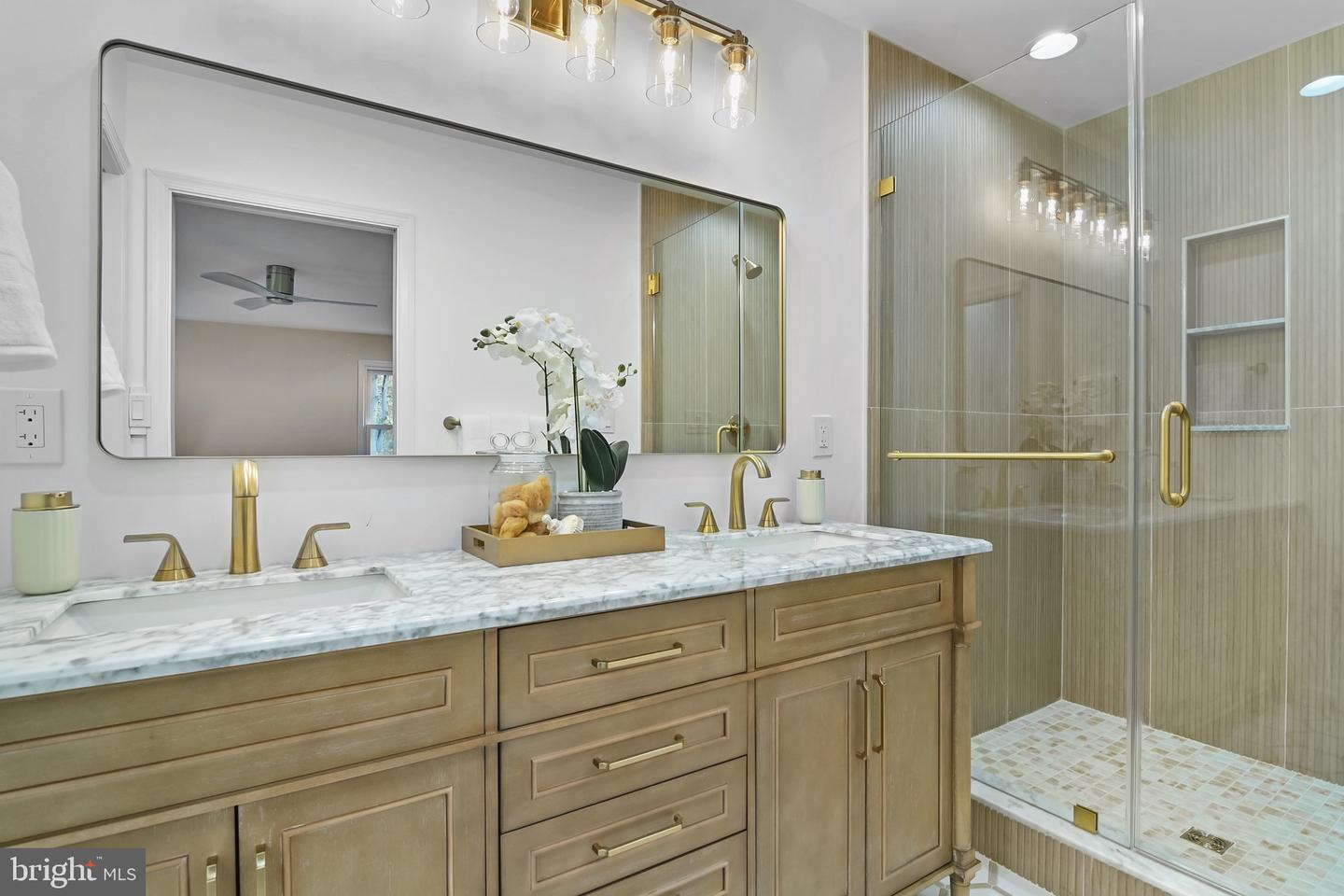 11302 ALMS HOUSE CT, FAIRFAX STATION, Virginia 22039, 5 Bedrooms Bedrooms, ,3 BathroomsBathrooms,Residential,For sale,11302 ALMS HOUSE CT,VAFX2278032 MLS # VAFX2278032