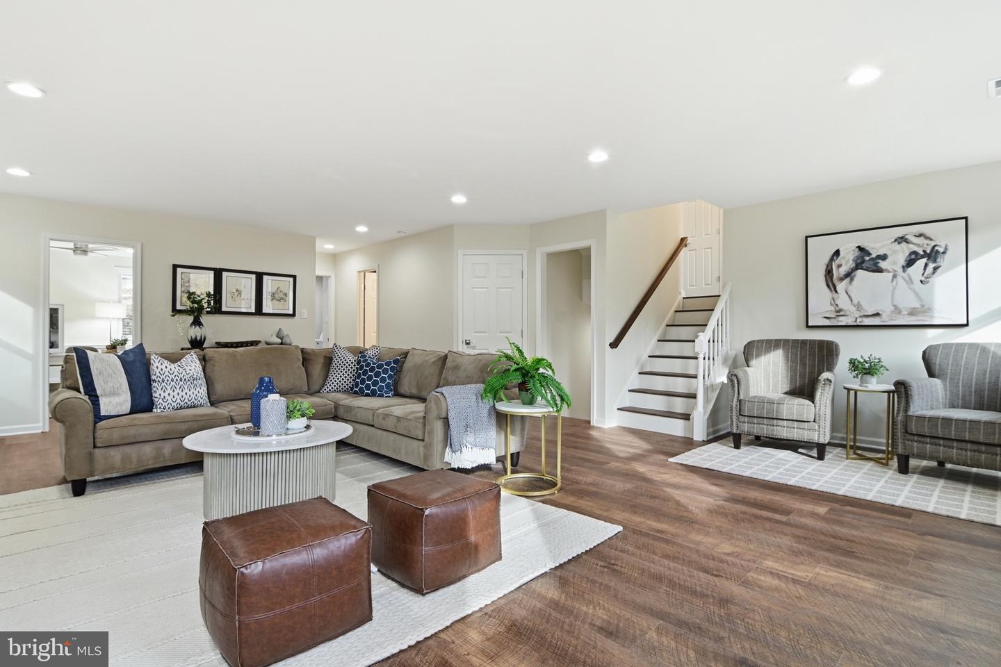 11302 ALMS HOUSE CT, FAIRFAX STATION, Virginia 22039, 5 Bedrooms Bedrooms, ,3 BathroomsBathrooms,Residential,For sale,11302 ALMS HOUSE CT,VAFX2278032 MLS # VAFX2278032