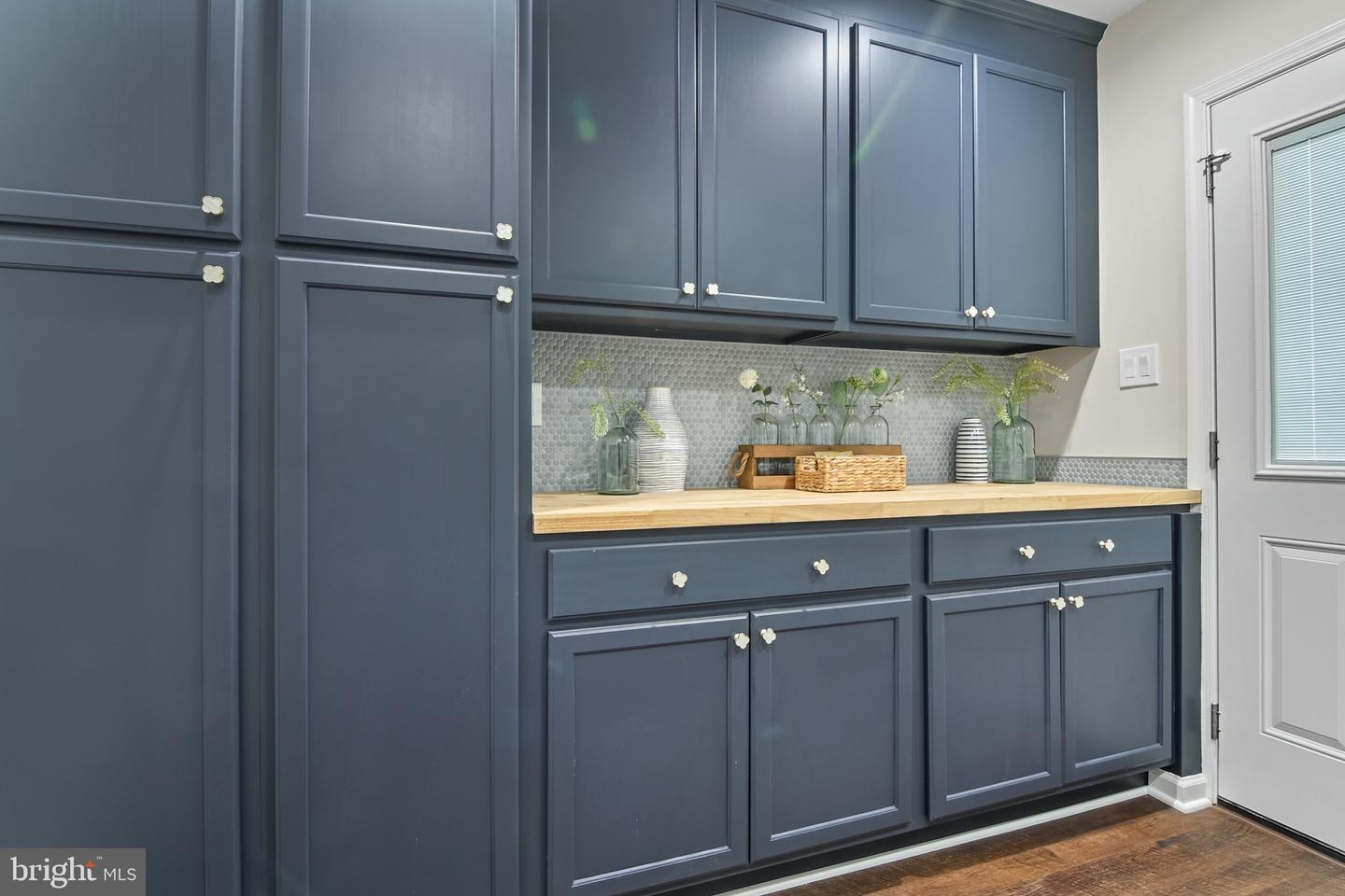 11302 ALMS HOUSE CT, FAIRFAX STATION, Virginia 22039, 5 Bedrooms Bedrooms, ,3 BathroomsBathrooms,Residential,For sale,11302 ALMS HOUSE CT,VAFX2278032 MLS # VAFX2278032