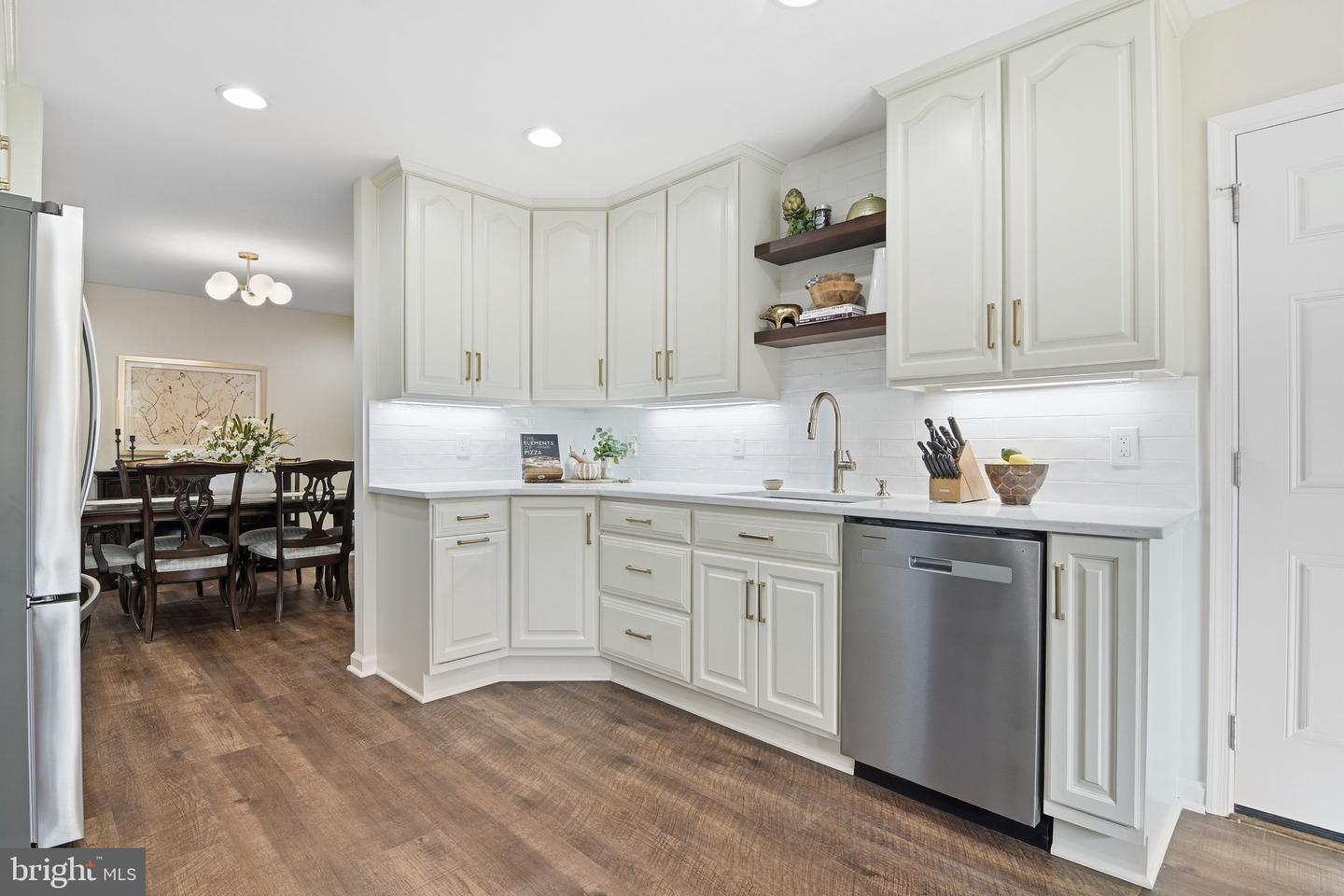 11302 ALMS HOUSE CT, FAIRFAX STATION, Virginia 22039, 5 Bedrooms Bedrooms, ,3 BathroomsBathrooms,Residential,For sale,11302 ALMS HOUSE CT,VAFX2278032 MLS # VAFX2278032