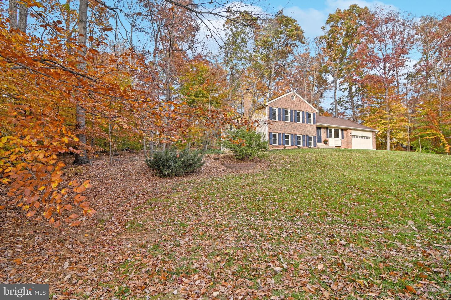 11302 ALMS HOUSE CT, FAIRFAX STATION, Virginia 22039, 5 Bedrooms Bedrooms, ,3 BathroomsBathrooms,Residential,For sale,11302 ALMS HOUSE CT,VAFX2278032 MLS # VAFX2278032