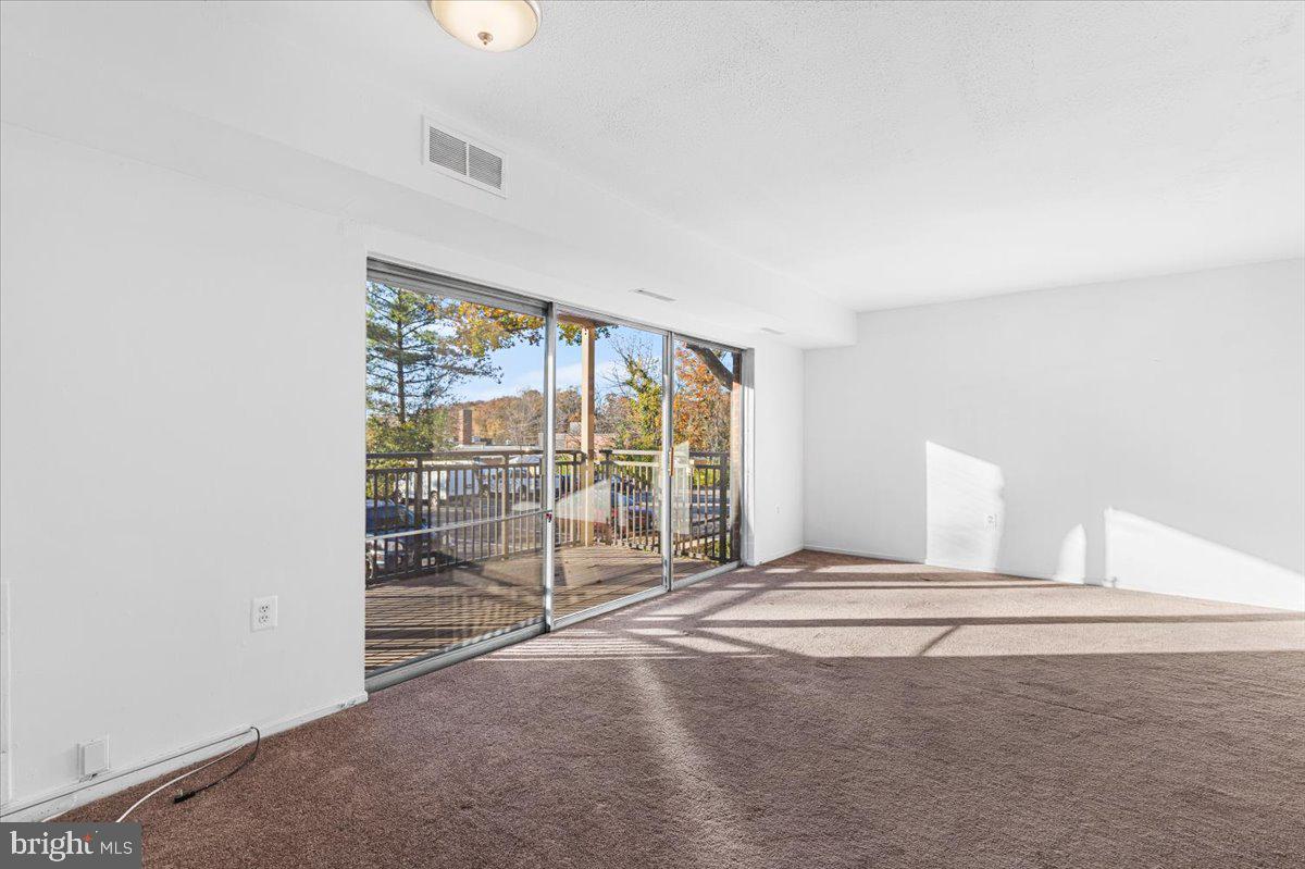 7354 ROUTE 29 #54/104, FALLS CHURCH, Virginia 22046, 1 Bedroom Bedrooms, ,1 BathroomBathrooms,Residential,For sale,7354 ROUTE 29 #54/104,VAFX2278146 MLS # VAFX2278146