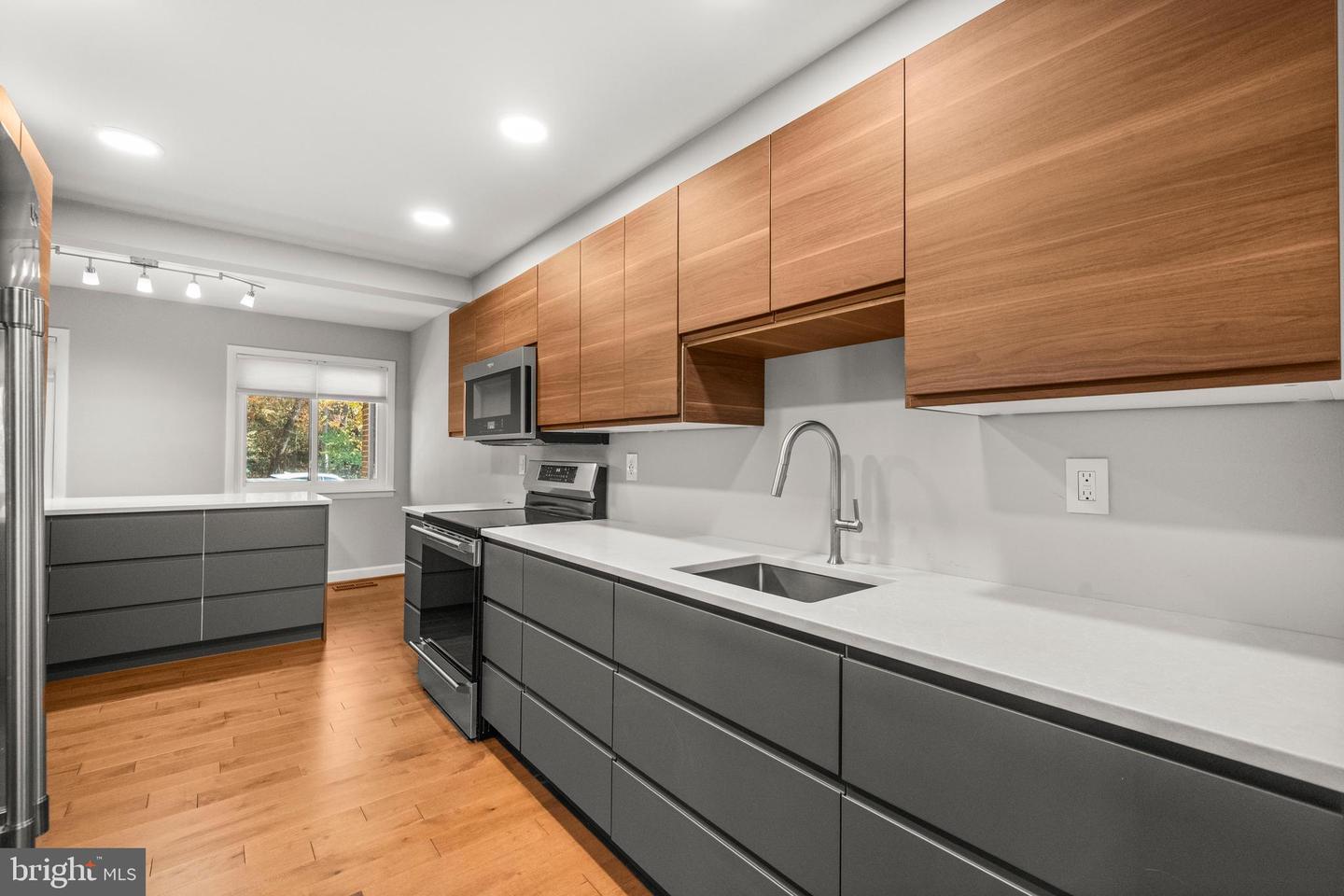 2152 GLENCOURSE LN, RESTON, Virginia 20191, 3 Bedrooms Bedrooms, ,2 BathroomsBathrooms,Residential,For sale,2152 GLENCOURSE LN,VAFX2278162 MLS # VAFX2278162