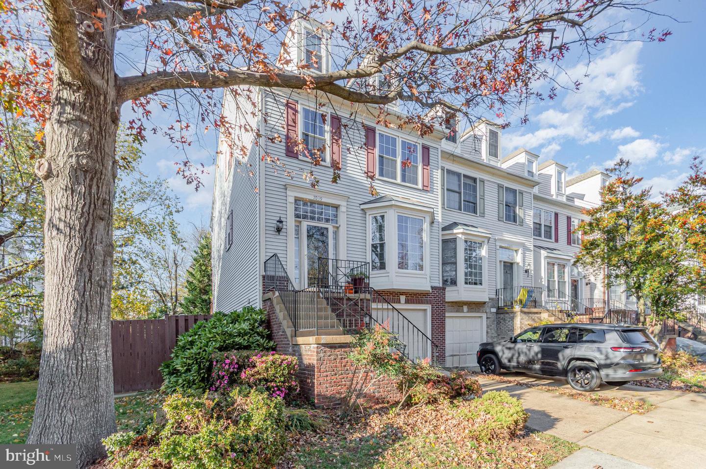 7039 KINGS MANOR DR, ALEXANDRIA, Virginia 22315, 3 Bedrooms Bedrooms, ,3 BathroomsBathrooms,Residential,For sale,7039 KINGS MANOR DR,VAFX2278192 MLS # VAFX2278192