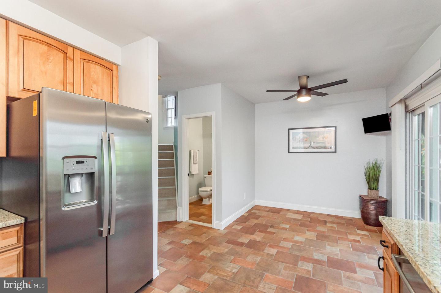 7039 KINGS MANOR DR, ALEXANDRIA, Virginia 22315, 3 Bedrooms Bedrooms, ,3 BathroomsBathrooms,Residential,For sale,7039 KINGS MANOR DR,VAFX2278192 MLS # VAFX2278192