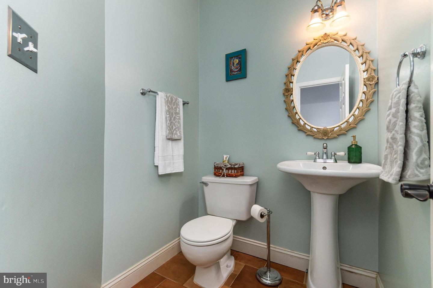 7039 KINGS MANOR DR, ALEXANDRIA, Virginia 22315, 3 Bedrooms Bedrooms, ,3 BathroomsBathrooms,Residential,For sale,7039 KINGS MANOR DR,VAFX2278192 MLS # VAFX2278192