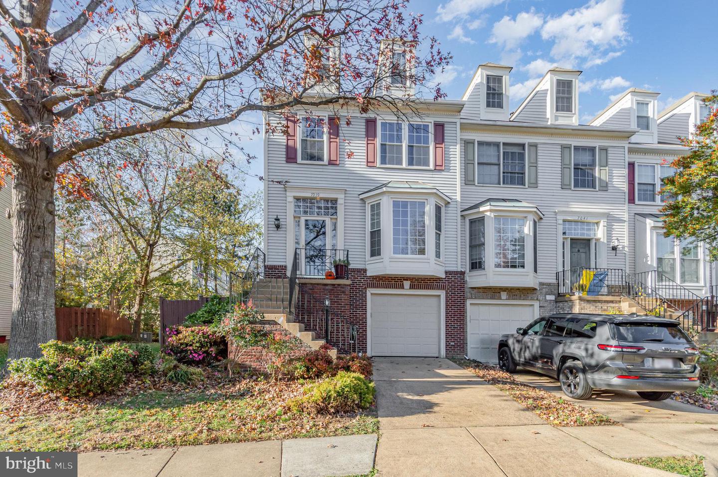 7039 KINGS MANOR DR, ALEXANDRIA, Virginia 22315, 3 Bedrooms Bedrooms, ,3 BathroomsBathrooms,Residential,For sale,7039 KINGS MANOR DR,VAFX2278192 MLS # VAFX2278192