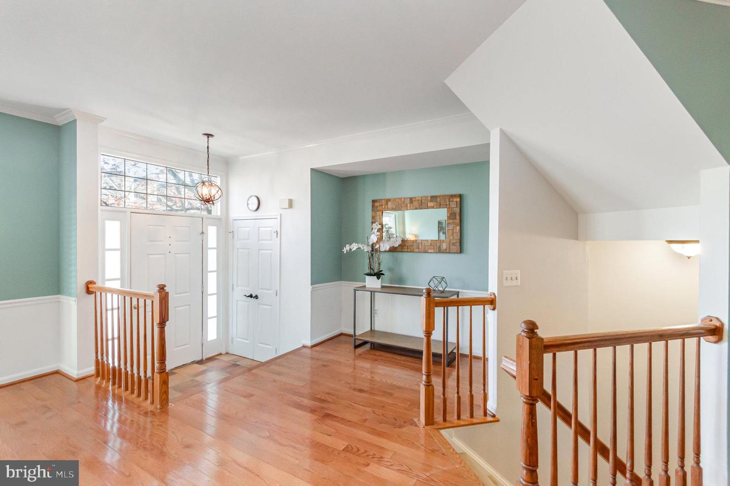 7039 KINGS MANOR DR, ALEXANDRIA, Virginia 22315, 3 Bedrooms Bedrooms, ,3 BathroomsBathrooms,Residential,For sale,7039 KINGS MANOR DR,VAFX2278192 MLS # VAFX2278192