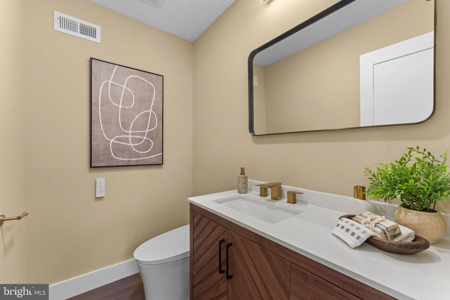 10333 HICKORY FOREST DR, OAKTON, Virginia 22124, 6 Bedrooms Bedrooms, ,5 BathroomsBathrooms,Residential,For sale,10333 HICKORY FOREST DR,VAFX2278196 MLS # VAFX2278196 10333 HICKORY FOREST DR, OAKTON, Virginia 22124, 6 Bedrooms Bedrooms, ,5 BathroomsBathrooms,Residential,For sale,10333 HICKORY FOREST DR,VAFX2278196 MLS # VAFX2278196