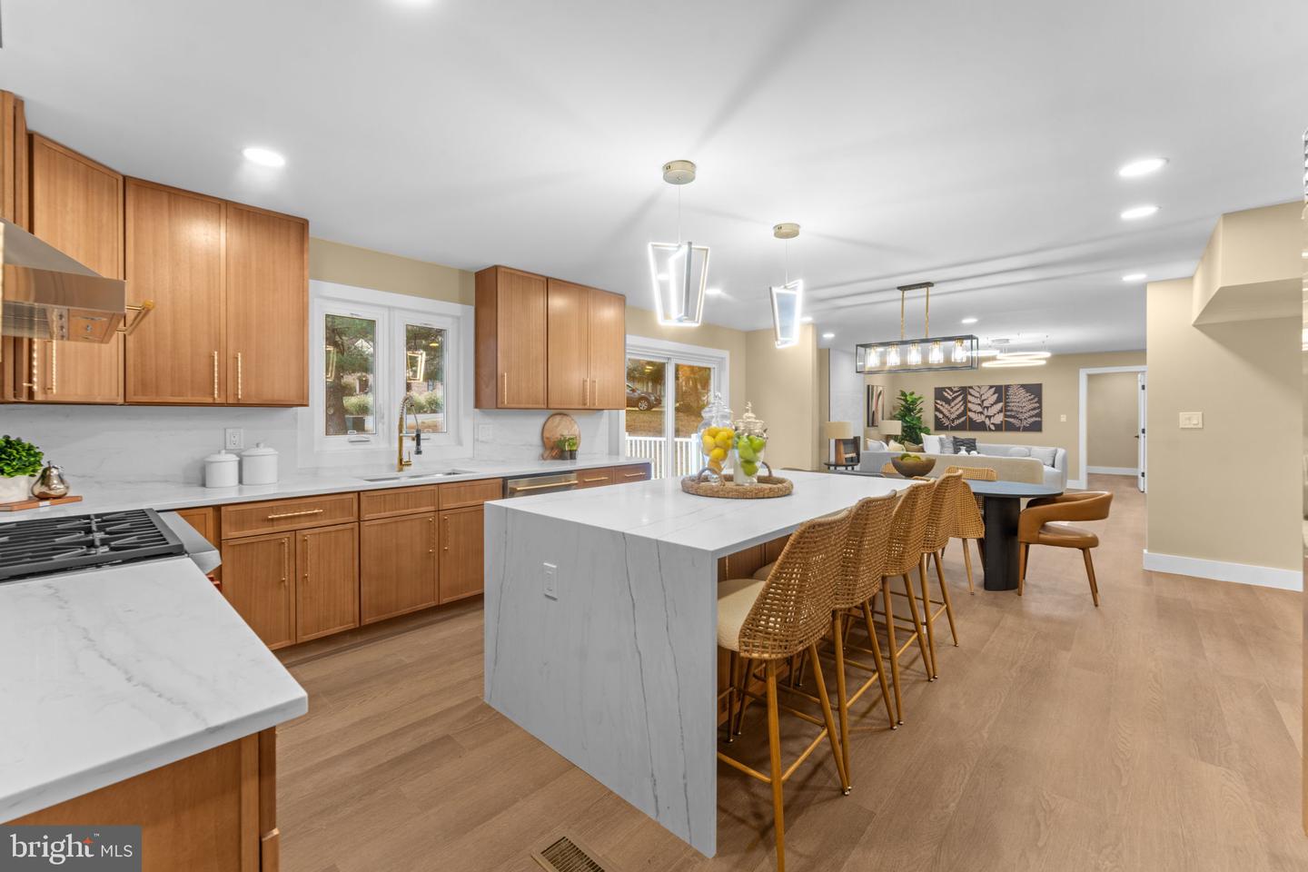 10333 HICKORY FOREST DR, OAKTON, Virginia 22124, 6 Bedrooms Bedrooms, ,5 BathroomsBathrooms,Residential,For sale,10333 HICKORY FOREST DR,VAFX2278196 MLS # VAFX2278196 10333 HICKORY FOREST DR, OAKTON, Virginia 22124, 6 Bedrooms Bedrooms, ,5 BathroomsBathrooms,Residential,For sale,10333 HICKORY FOREST DR,VAFX2278196 MLS # VAFX2278196