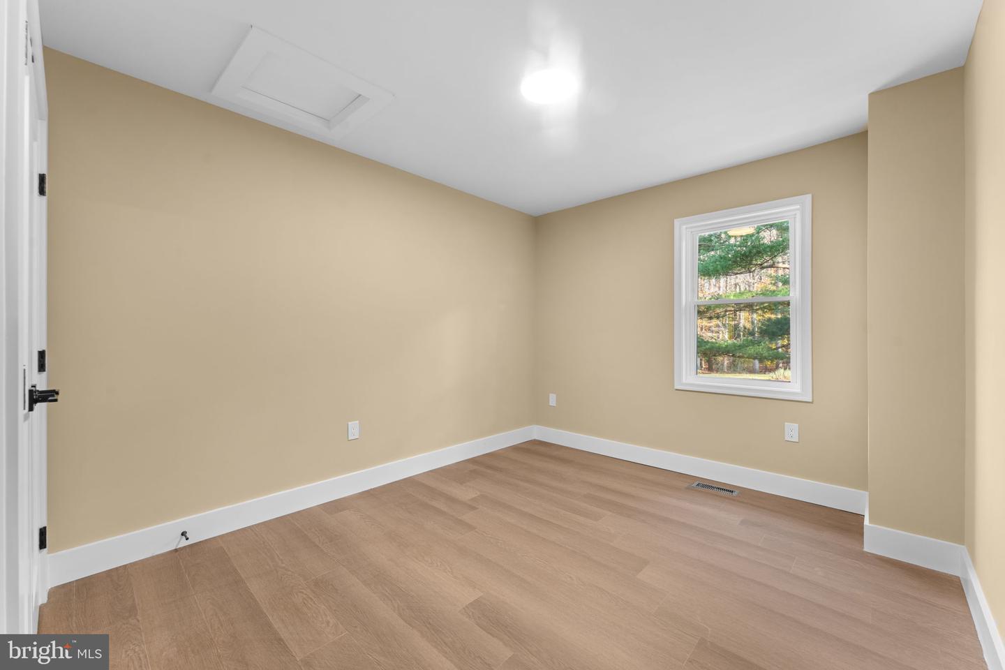 10333 HICKORY FOREST DR, OAKTON, Virginia 22124, 6 Bedrooms Bedrooms, ,5 BathroomsBathrooms,Residential,For sale,10333 HICKORY FOREST DR,VAFX2278196 MLS # VAFX2278196 10333 HICKORY FOREST DR, OAKTON, Virginia 22124, 6 Bedrooms Bedrooms, ,5 BathroomsBathrooms,Residential,For sale,10333 HICKORY FOREST DR,VAFX2278196 MLS # VAFX2278196