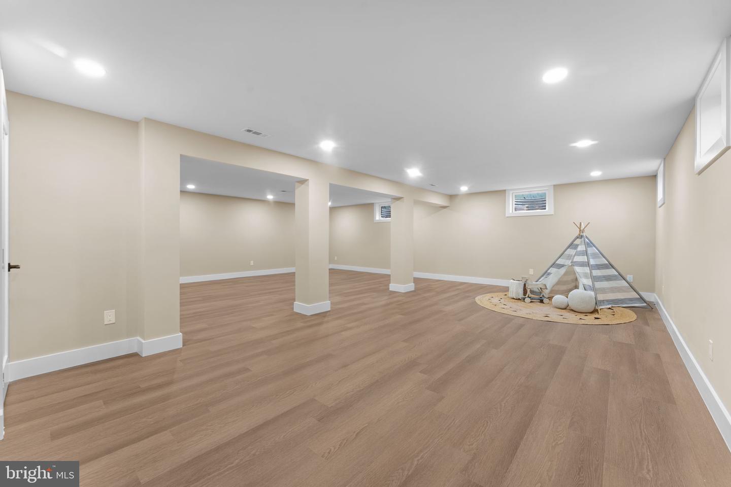 10333 HICKORY FOREST DR, OAKTON, Virginia 22124, 6 Bedrooms Bedrooms, ,5 BathroomsBathrooms,Residential,For sale,10333 HICKORY FOREST DR,VAFX2278196 MLS # VAFX2278196 10333 HICKORY FOREST DR, OAKTON, Virginia 22124, 6 Bedrooms Bedrooms, ,5 BathroomsBathrooms,Residential,For sale,10333 HICKORY FOREST DR,VAFX2278196 MLS # VAFX2278196