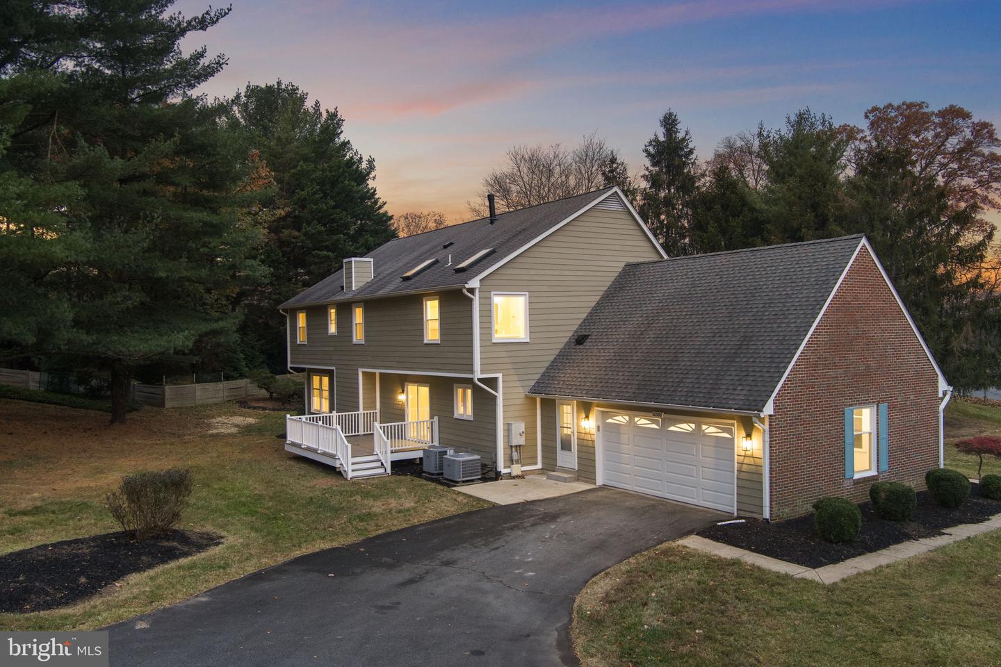 10333 HICKORY FOREST DR, OAKTON, Virginia 22124, 6 Bedrooms Bedrooms, ,5 BathroomsBathrooms,Residential,For sale,10333 HICKORY FOREST DR,VAFX2278196 MLS # VAFX2278196 10333 HICKORY FOREST DR, OAKTON, Virginia 22124, 6 Bedrooms Bedrooms, ,5 BathroomsBathrooms,Residential,For sale,10333 HICKORY FOREST DR,VAFX2278196 MLS # VAFX2278196