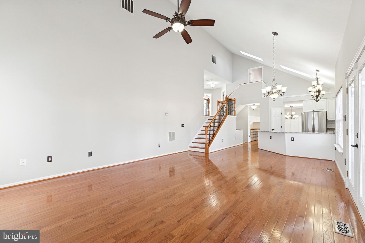 5208 QUIET PL, WOODBRIDGE, Virginia 22193, 4 Bedrooms Bedrooms, 8 Rooms Rooms,2 BathroomsBathrooms,Residential,For sale,5208 QUIET PL,VAPW2107454 MLS # VAPW2107454