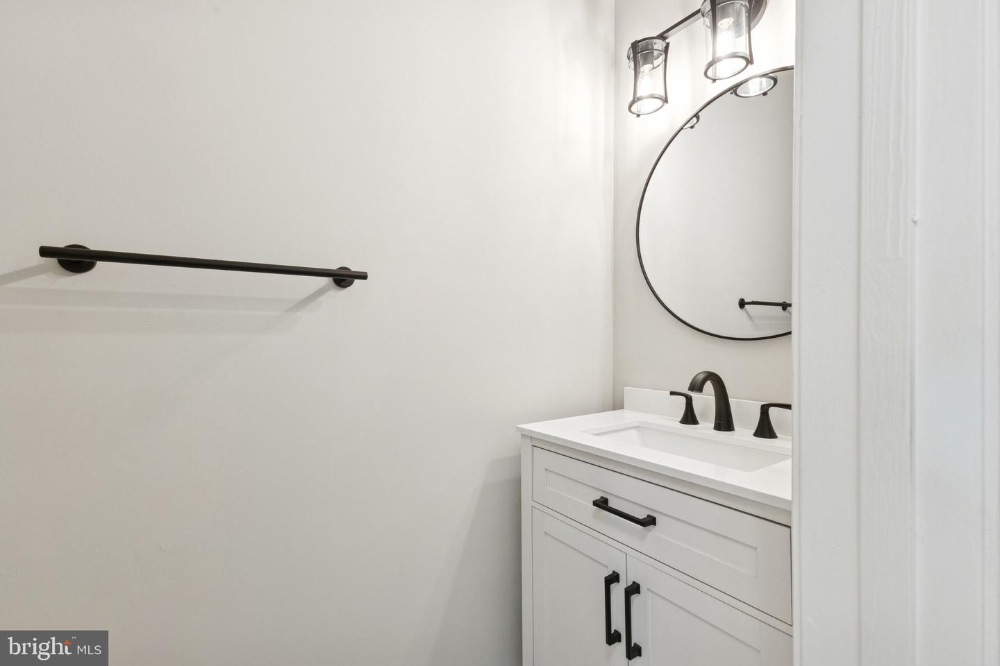 5208 QUIET PL, WOODBRIDGE, Virginia 22193, 4 Bedrooms Bedrooms, 8 Rooms Rooms,2 BathroomsBathrooms,Residential,For sale,5208 QUIET PL,VAPW2107454 MLS # VAPW2107454