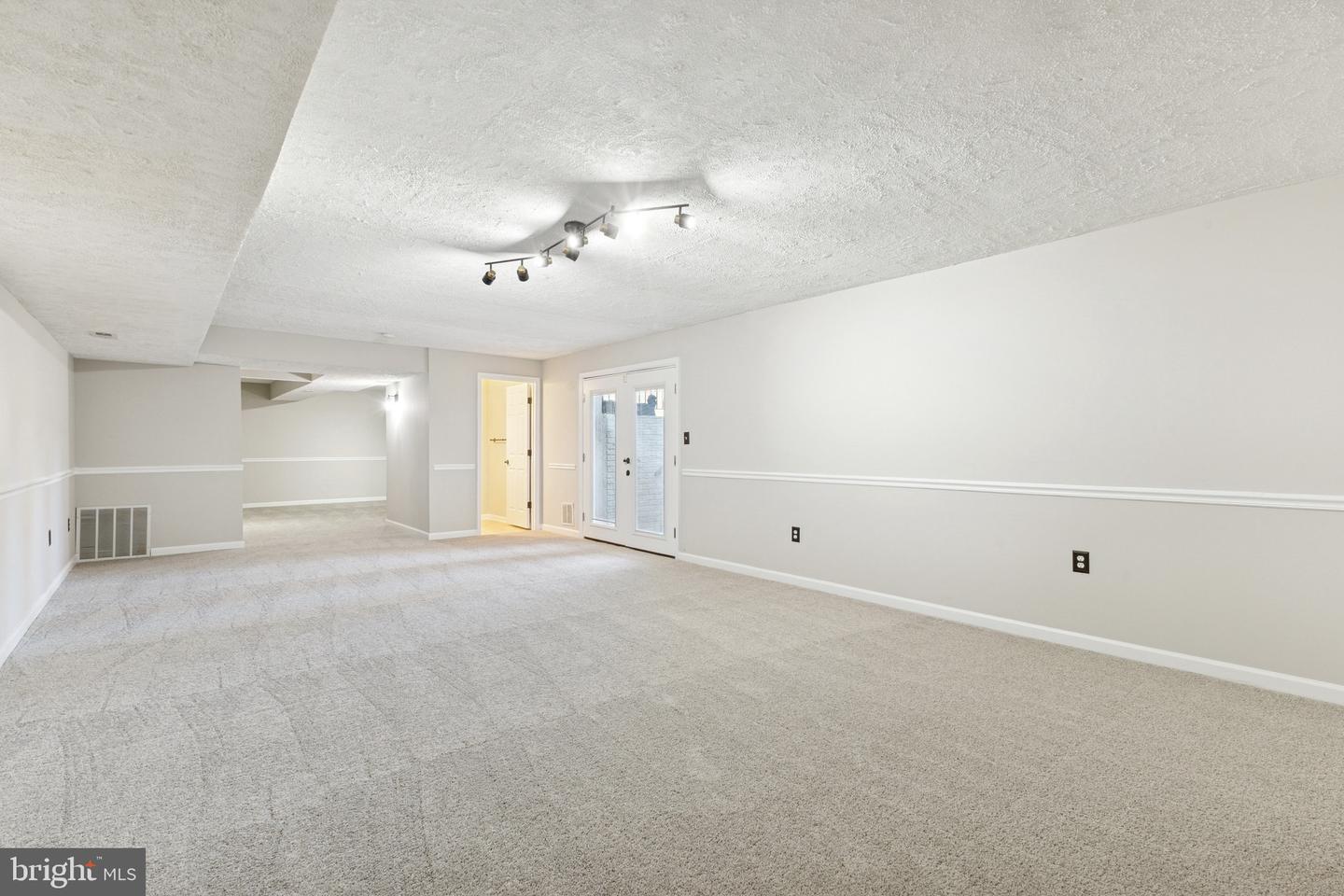 5208 QUIET PL, WOODBRIDGE, Virginia 22193, 4 Bedrooms Bedrooms, 8 Rooms Rooms,2 BathroomsBathrooms,Residential,For sale,5208 QUIET PL,VAPW2107454 MLS # VAPW2107454