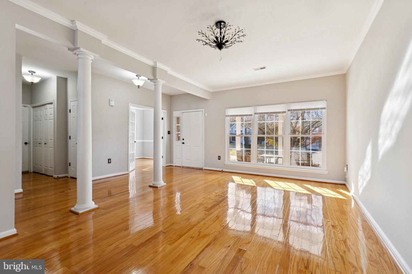 5208 QUIET PL, WOODBRIDGE, Virginia 22193, 4 Bedrooms Bedrooms, 8 Rooms Rooms,2 BathroomsBathrooms,Residential,For sale,5208 QUIET PL,VAPW2107454 MLS # VAPW2107454