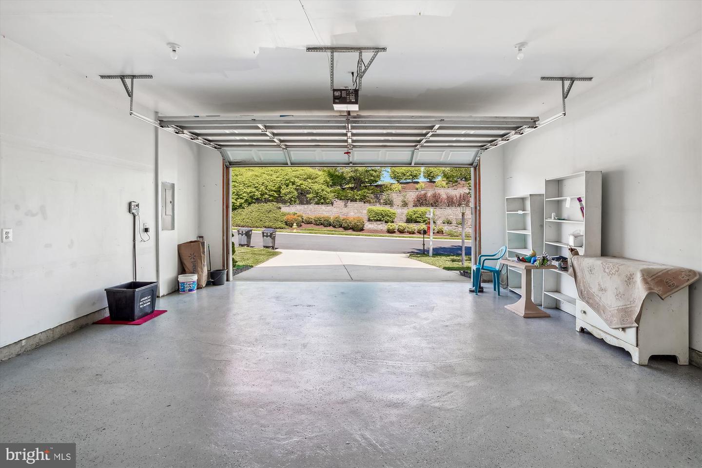 16529 SPARKLING BROOK LOOP, DUMFRIES, Virginia 22025, 2 Bedrooms Bedrooms, 10 Rooms Rooms,2 BathroomsBathrooms,Residential,For sale,16529 SPARKLING BROOK LOOP,VAPW2107478 MLS # VAPW2107478