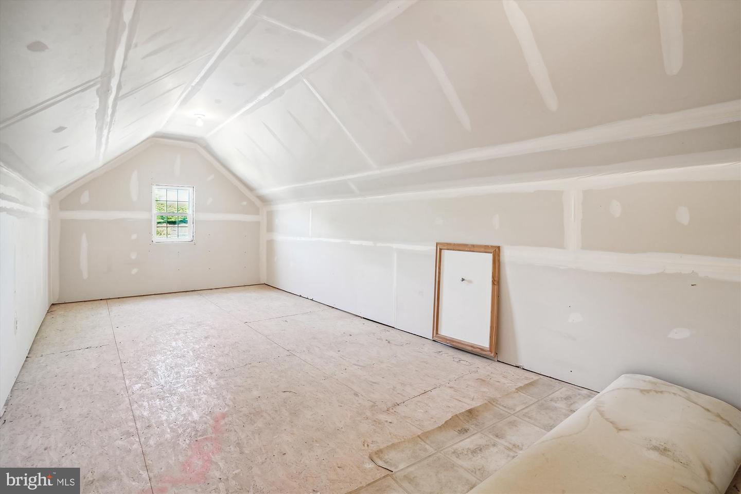 16529 SPARKLING BROOK LOOP, DUMFRIES, Virginia 22025, 2 Bedrooms Bedrooms, 10 Rooms Rooms,2 BathroomsBathrooms,Residential,For sale,16529 SPARKLING BROOK LOOP,VAPW2107478 MLS # VAPW2107478