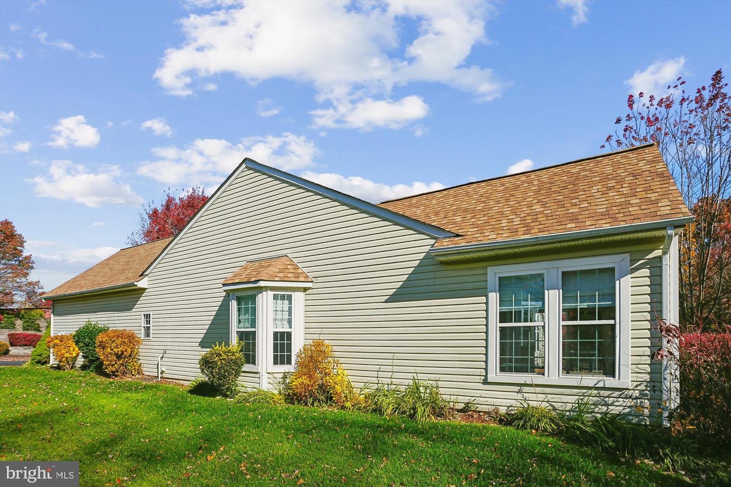 16529 SPARKLING BROOK LOOP, DUMFRIES, Virginia 22025, 2 Bedrooms Bedrooms, 10 Rooms Rooms,2 BathroomsBathrooms,Residential,For sale,16529 SPARKLING BROOK LOOP,VAPW2107478 MLS # VAPW2107478