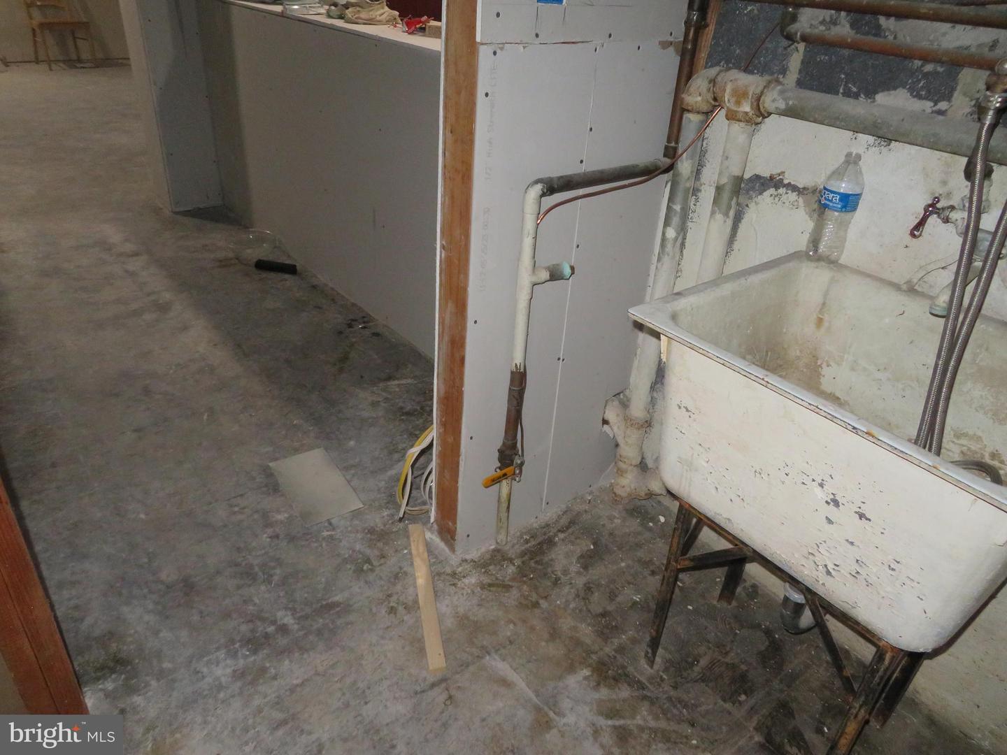 1601 NORTH PORTAL DR NW, WASHINGTON, District Of Columbia 20012, 4 Bedrooms Bedrooms, ,4 BathroomsBathrooms,Residential,For sale,1601 NORTH PORTAL DR NW,DCDC2230928 MLS # DCDC2230928