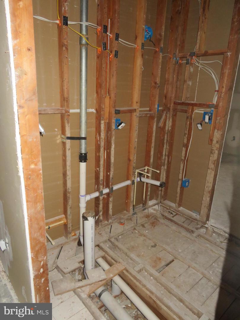 1601 NORTH PORTAL DR NW, WASHINGTON, District Of Columbia 20012, 4 Bedrooms Bedrooms, ,4 BathroomsBathrooms,Residential,For sale,1601 NORTH PORTAL DR NW,DCDC2230928 MLS # DCDC2230928