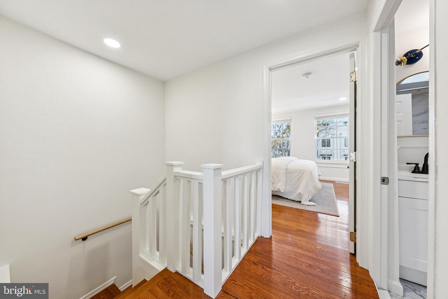 602 N ALFRED ST, ALEXANDRIA, Virginia 22314, 2 Bedrooms Bedrooms, ,2 BathroomsBathrooms,Residential,For sale,602 N ALFRED ST,VAAX2051628 MLS # VAAX2051628