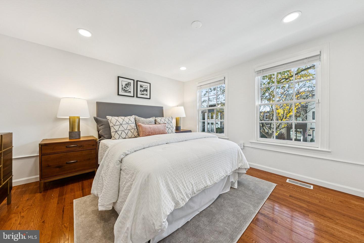 602 N ALFRED ST, ALEXANDRIA, Virginia 22314, 2 Bedrooms Bedrooms, ,2 BathroomsBathrooms,Residential,For sale,602 N ALFRED ST,VAAX2051628 MLS # VAAX2051628