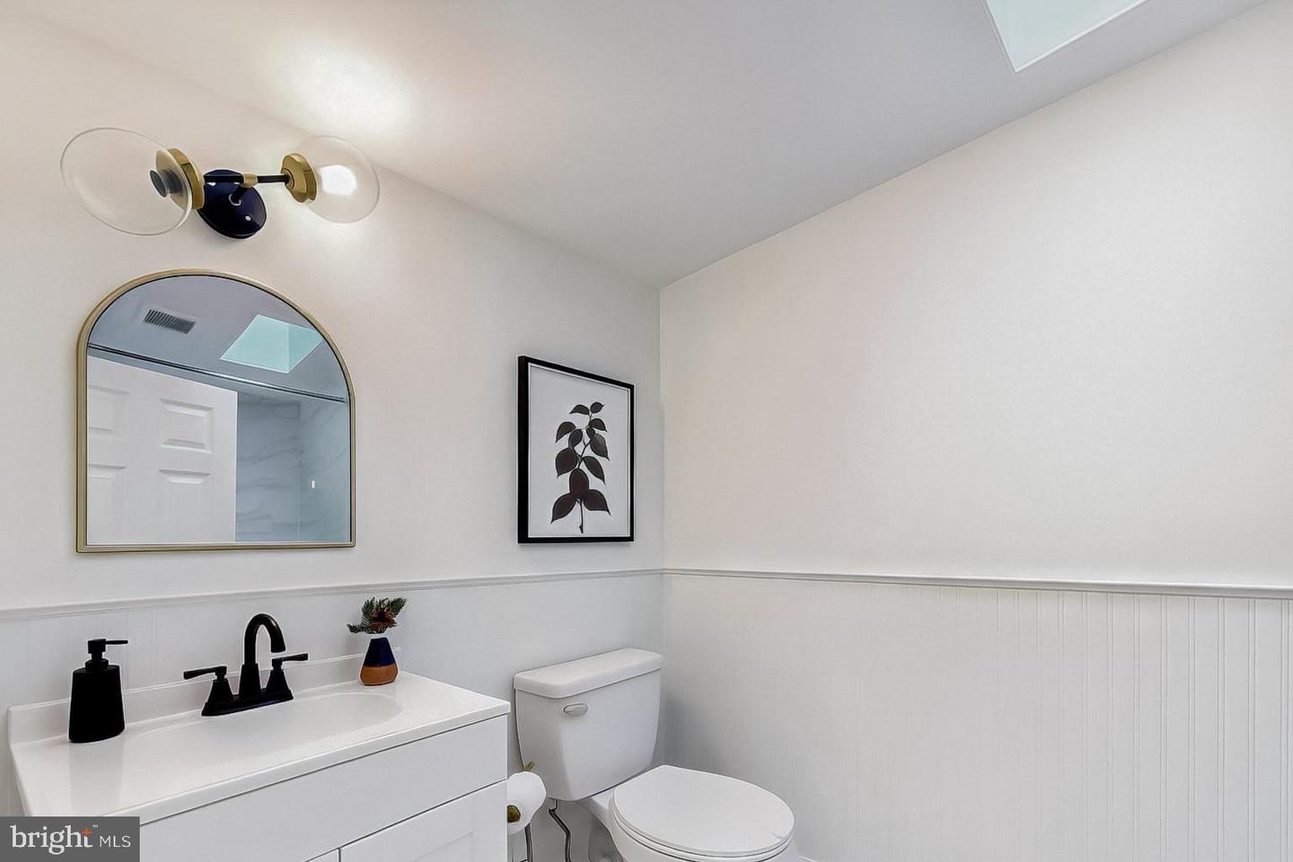 602 N ALFRED ST, ALEXANDRIA, Virginia 22314, 2 Bedrooms Bedrooms, ,2 BathroomsBathrooms,Residential,For sale,602 N ALFRED ST,VAAX2051628 MLS # VAAX2051628