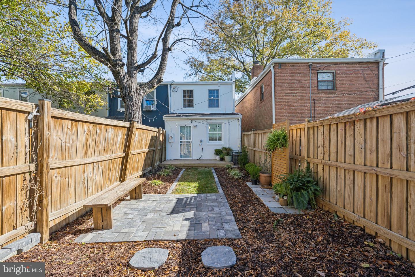 602 N ALFRED ST, ALEXANDRIA, Virginia 22314, 2 Bedrooms Bedrooms, ,2 BathroomsBathrooms,Residential,For sale,602 N ALFRED ST,VAAX2051628 MLS # VAAX2051628