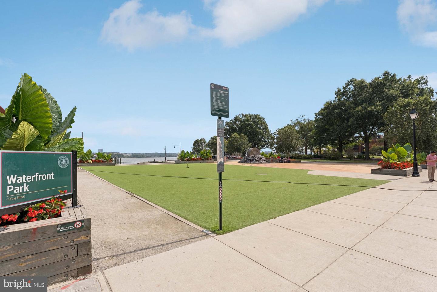 602 N ALFRED ST, ALEXANDRIA, Virginia 22314, 2 Bedrooms Bedrooms, ,2 BathroomsBathrooms,Residential,For sale,602 N ALFRED ST,VAAX2051628 MLS # VAAX2051628