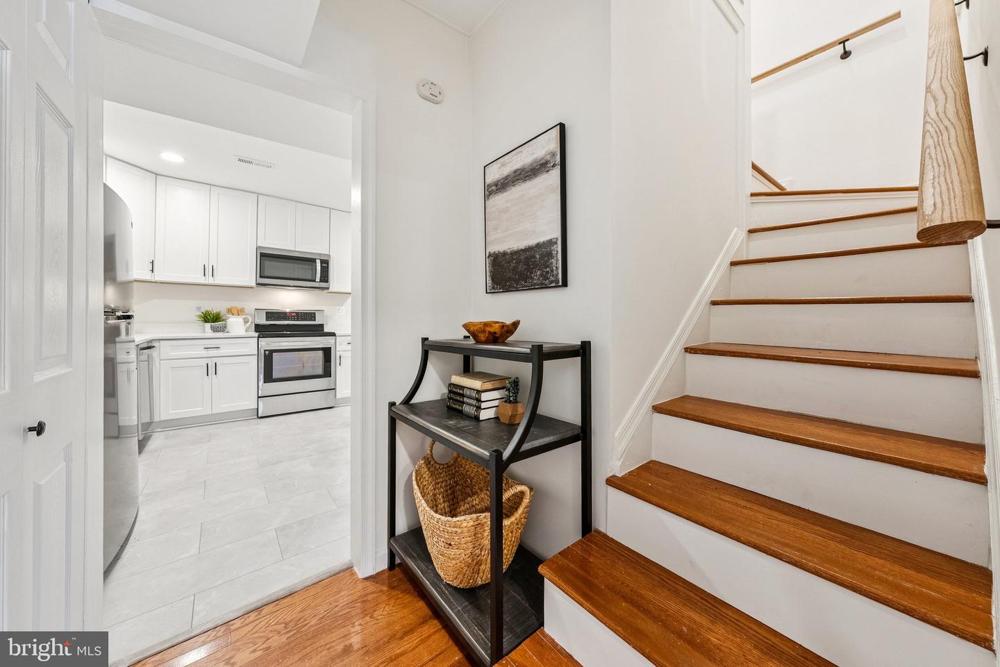 602 N ALFRED ST, ALEXANDRIA, Virginia 22314, 2 Bedrooms Bedrooms, ,2 BathroomsBathrooms,Residential,For sale,602 N ALFRED ST,VAAX2051628 MLS # VAAX2051628