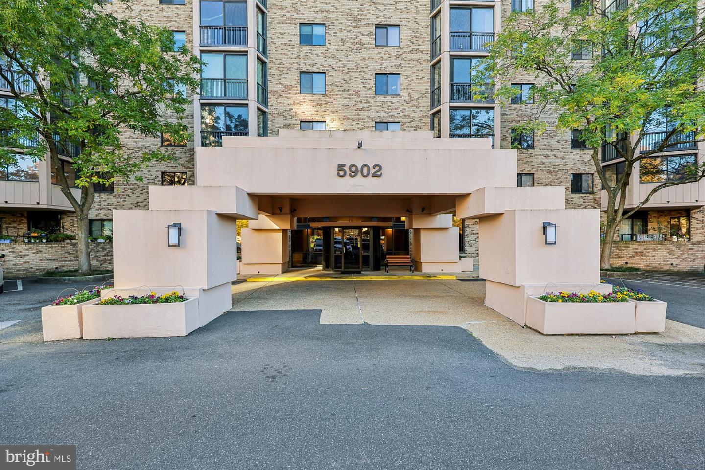 5902 MOUNT EAGLE DR #203, ALEXANDRIA, Virginia 22303, 1 Bedroom Bedrooms, ,1 BathroomBathrooms,Residential,For sale,5902 MOUNT EAGLE DR #203,VAFX2278582 MLS # VAFX2278582