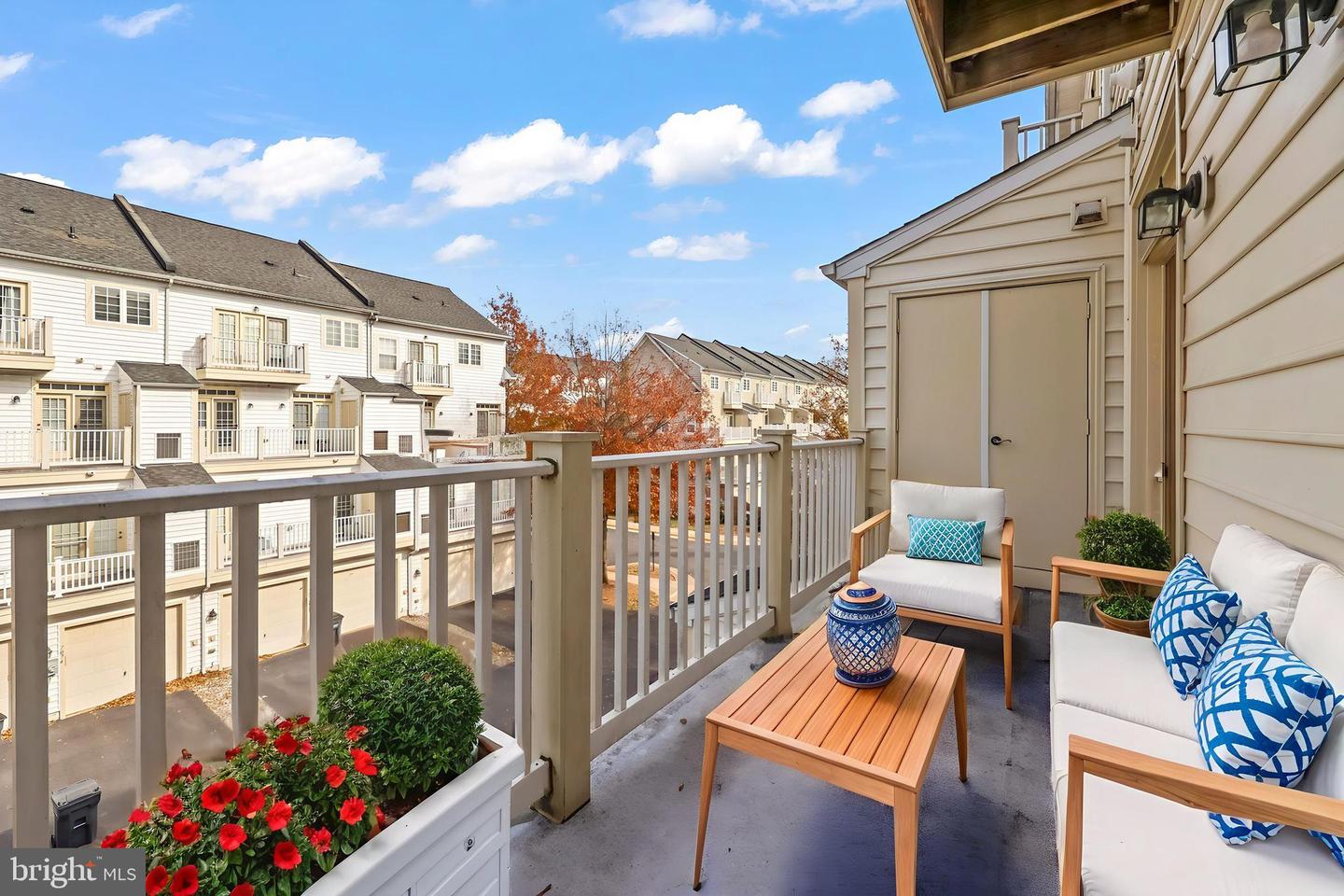 7096 LITTLE THAMES DR, GAINESVILLE, Virginia 20155, 3 Bedrooms Bedrooms, ,2 BathroomsBathrooms,Residential,For sale,7096 LITTLE THAMES DR,VAPW2107634 MLS # VAPW2107634